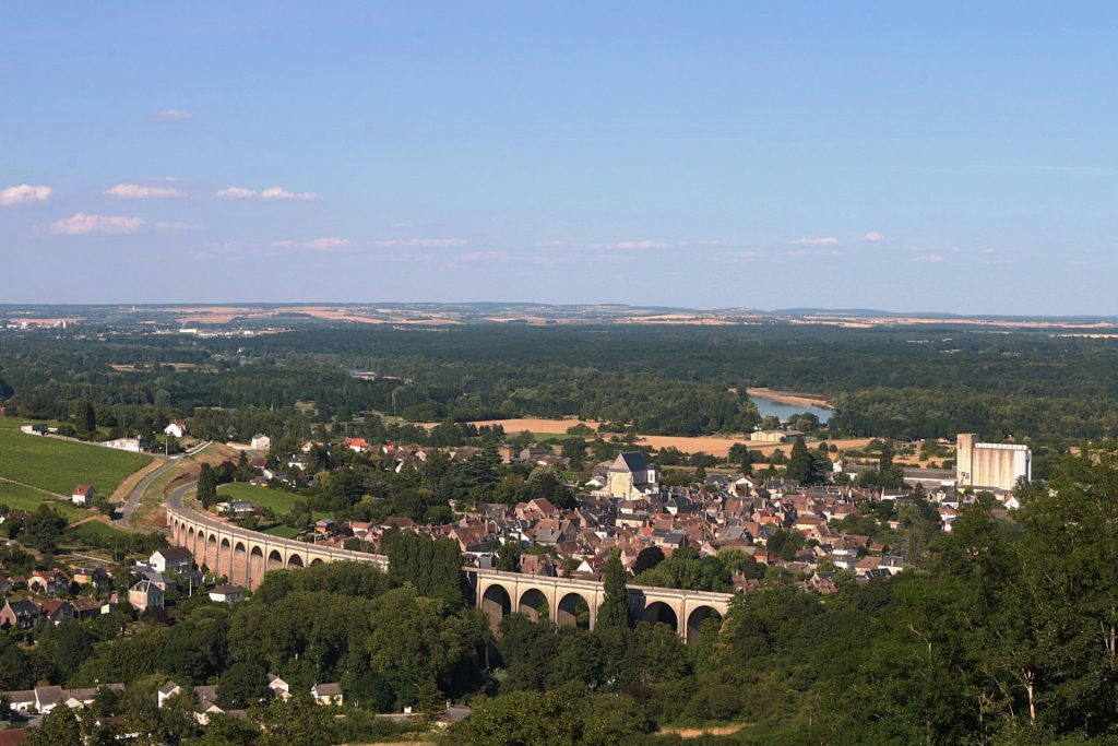 Aperçu de la ville de Sancerre dans la nature